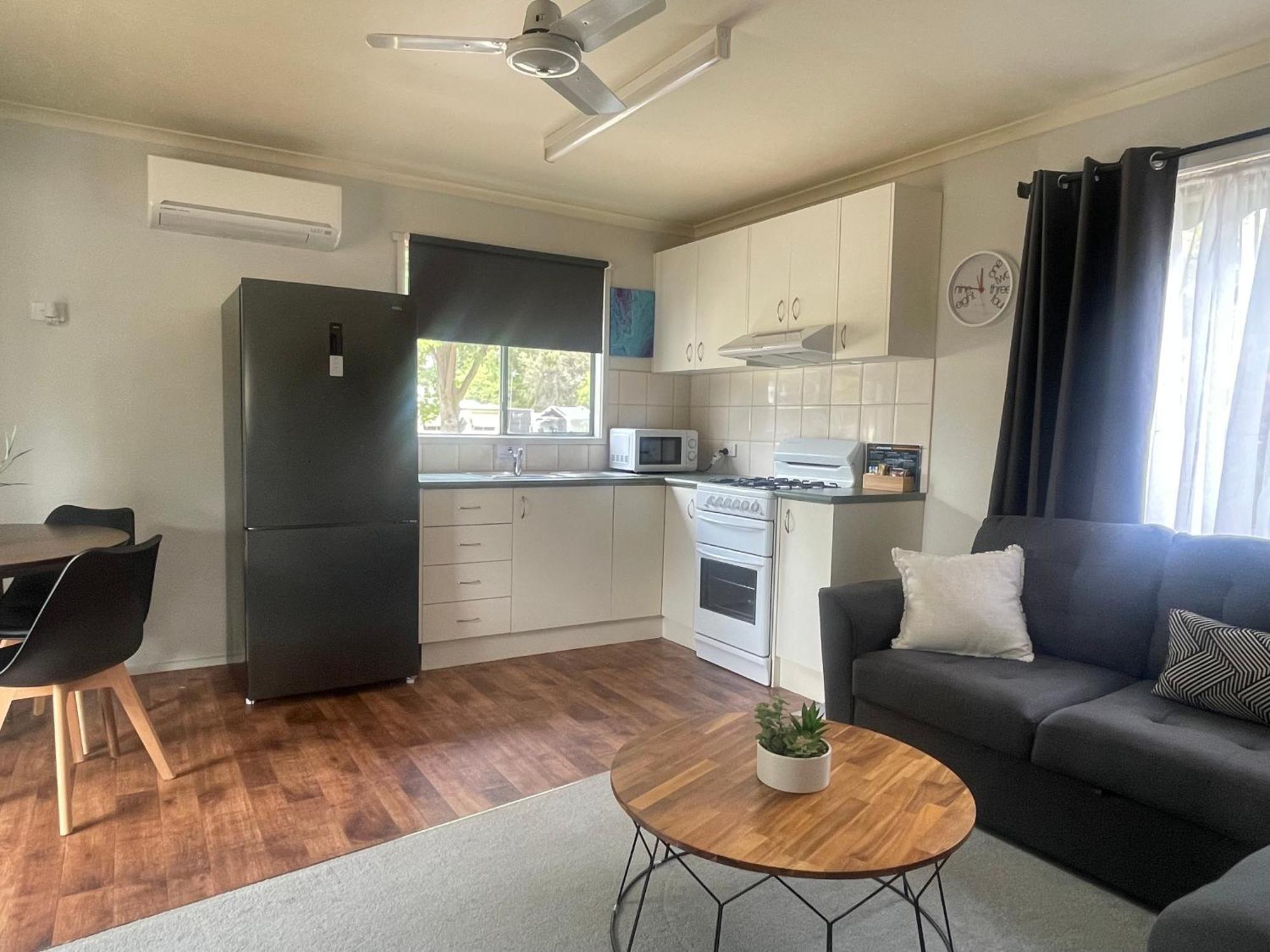 Kerang Holiday Park Екстериор снимка